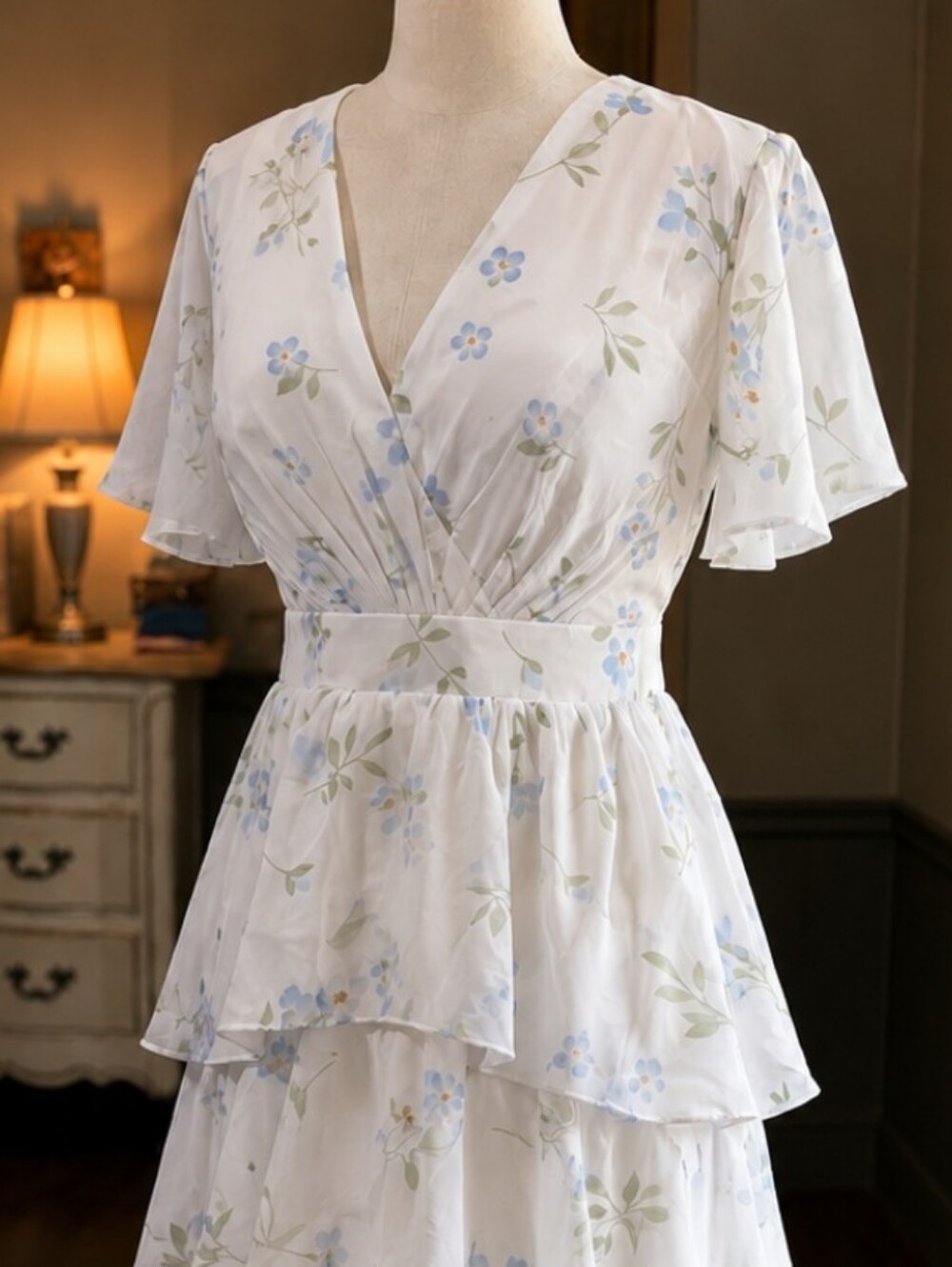 NWT Tiered White Floral Midi Dress with V-Neck And Zippered Back Sz 16 Plus - Picture 6 of 14